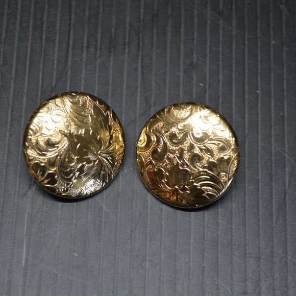 Vintage 1980s Gold Tone Floral Etched Round Button Pierced Earrings - Picture 8 of 8
